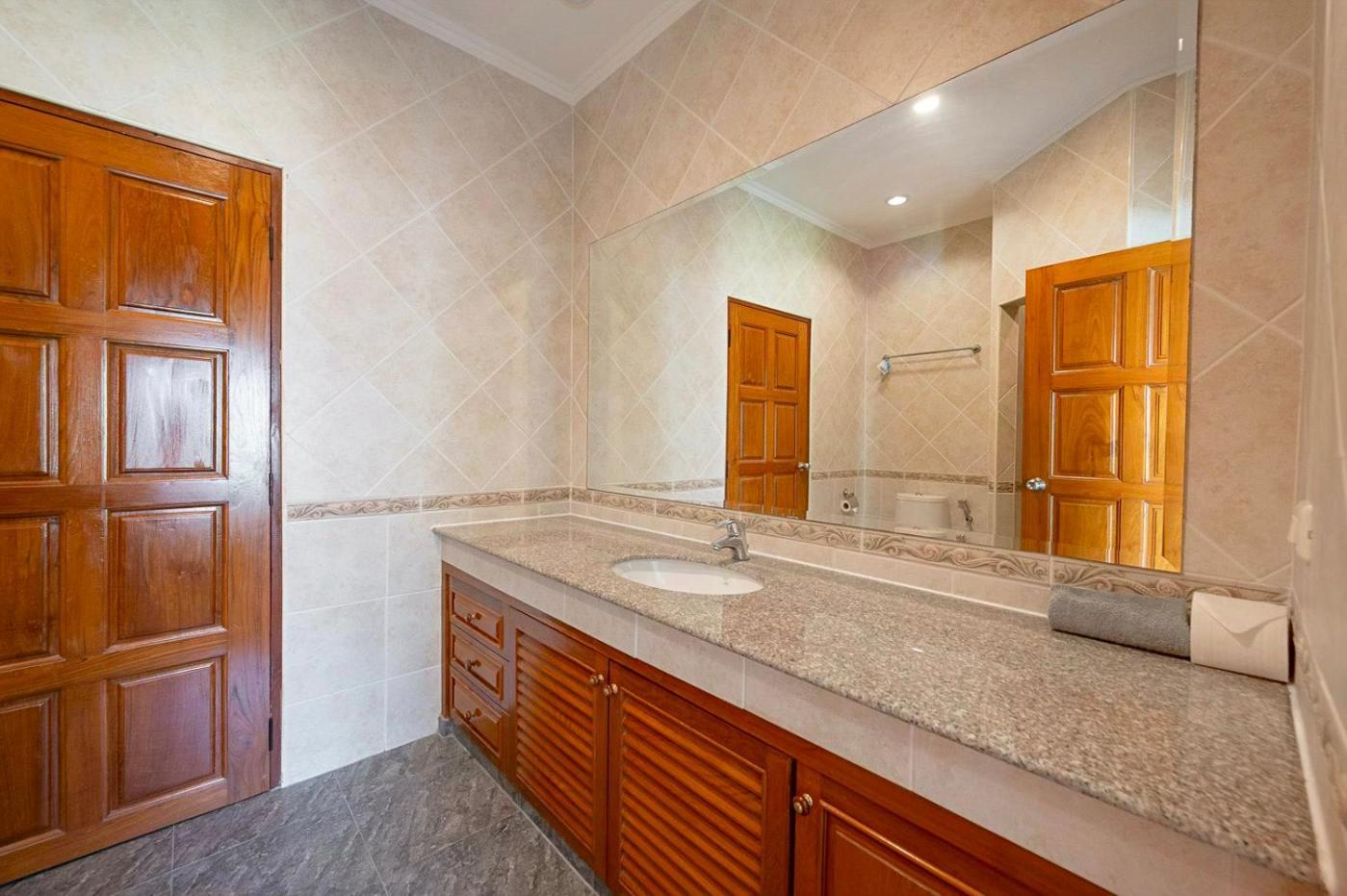 Majestic Residence Pool Villas 3 Bedrooms Private Beach Паттая Екстер'єр фото