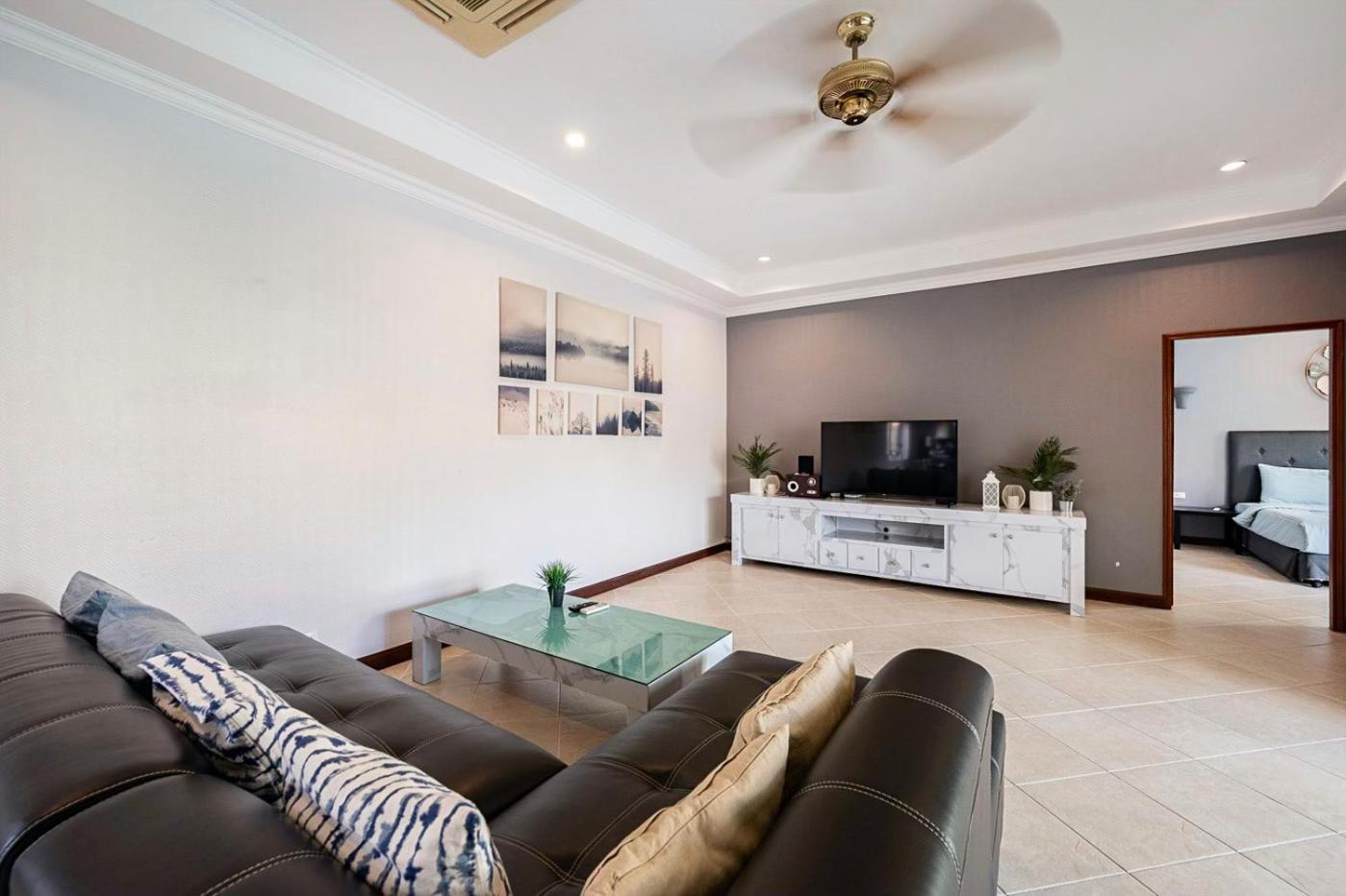 Majestic Residence Pool Villas 3 Bedrooms Private Beach Паттая Екстер'єр фото