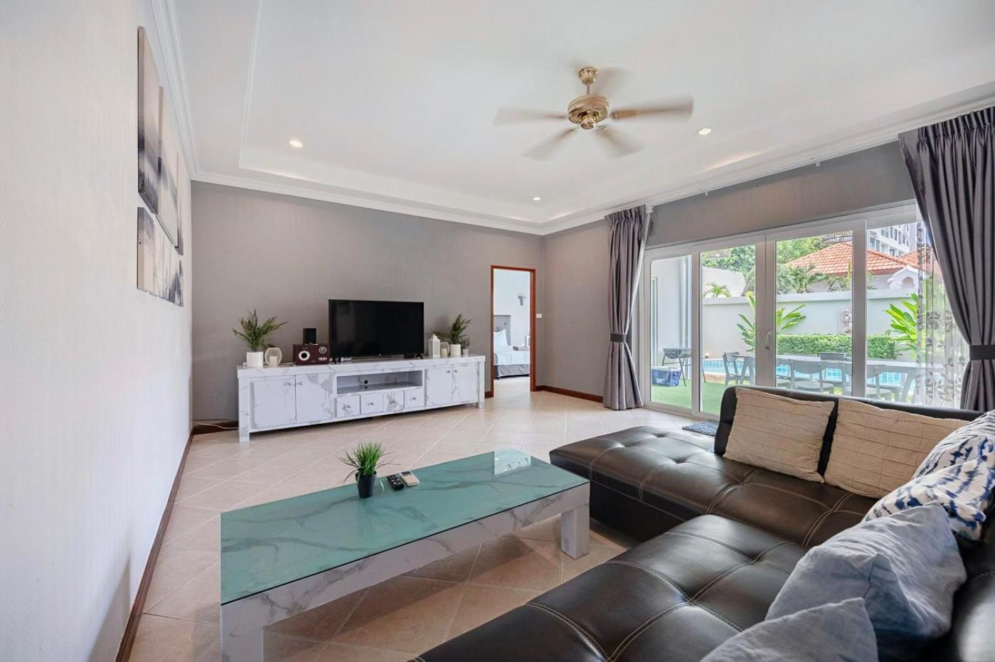 Majestic Residence Pool Villas 3 Bedrooms Private Beach Паттая Екстер'єр фото